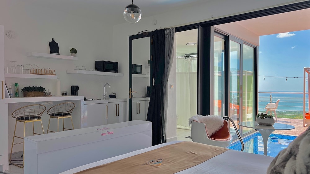 Campo Suite | Private & Heated pool | Accessibility
