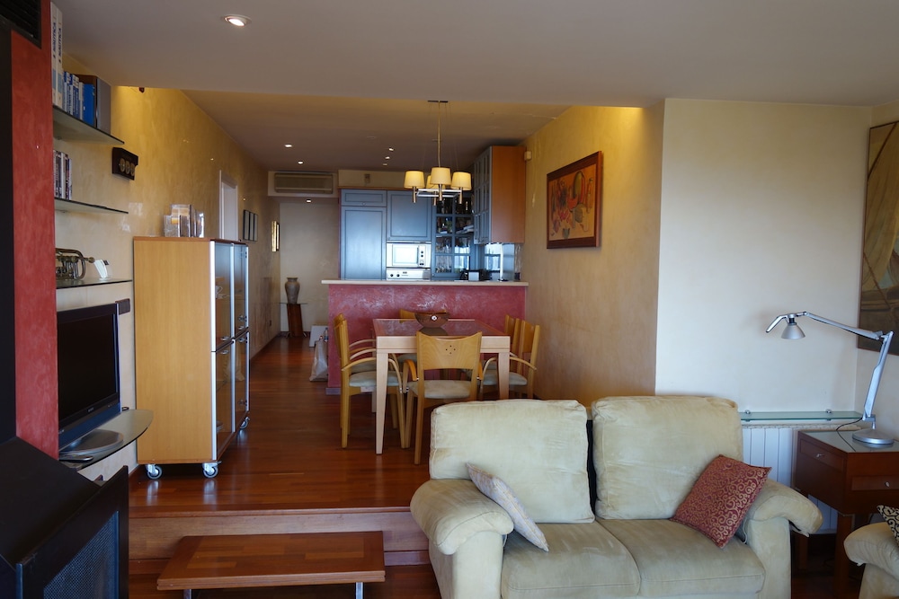 Apartment, 3 Bedrooms, 2 Bathrooms, Sea View photo 2