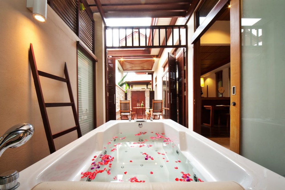 Villa, Jetted Tub - Photo 1