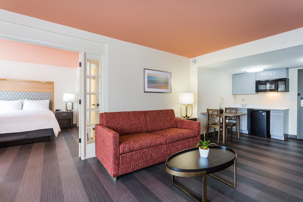 Suite, 1 Queen Bed (Additional Living Area) - Photo 3