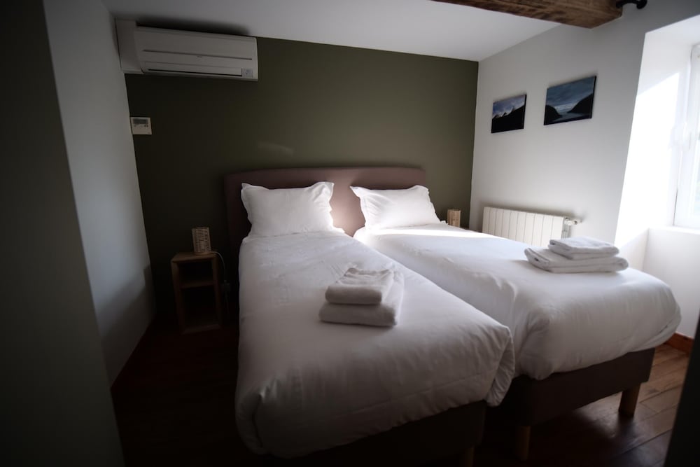 Superior Double or Twin Room, Ensuite photo 2