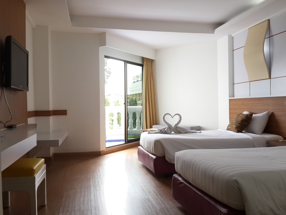 Deluxe Room - Photo 7