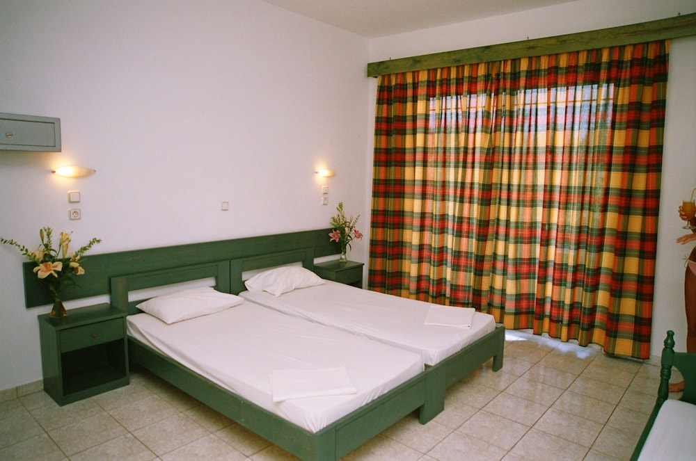 Basic Studio, Garden View (for 2)