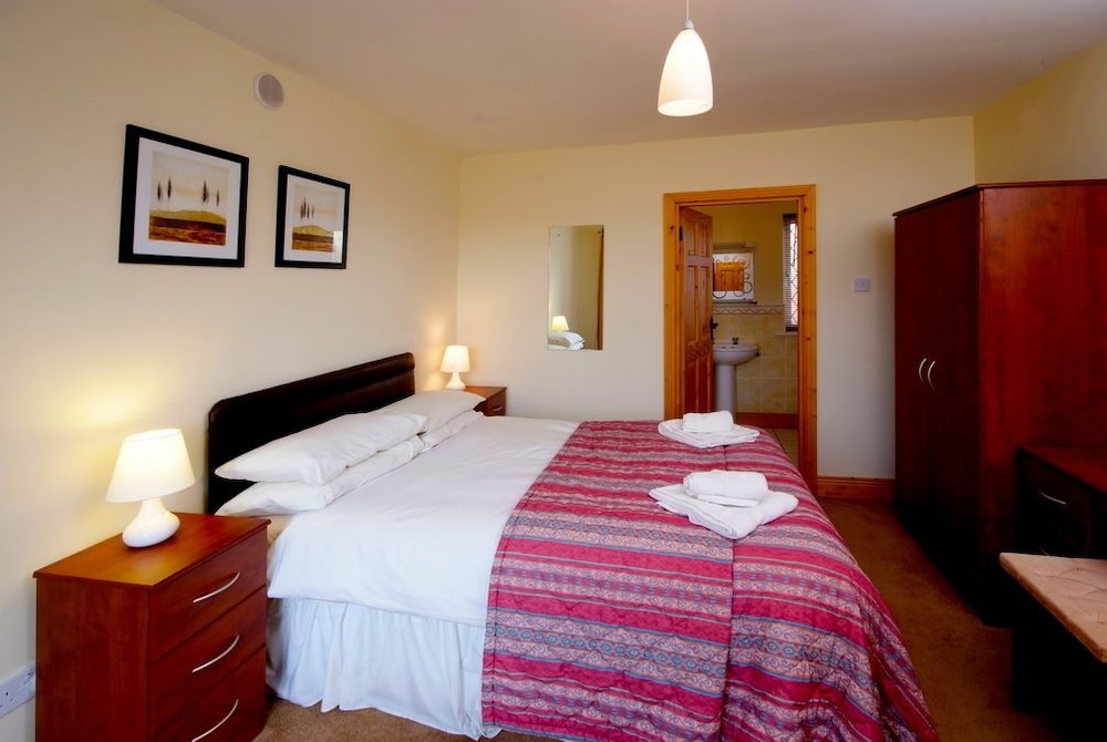 House, 3 Bedrooms photo 1