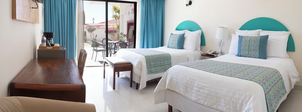 Standard Double Room, 2 Double Beds (Pool) photo 2