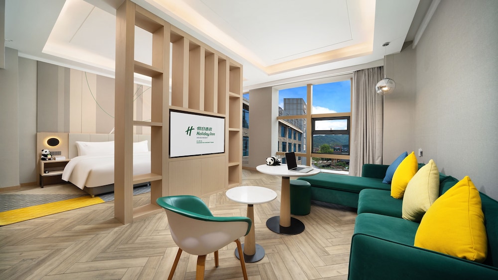 Suite, 1 King Bed, Mountain View