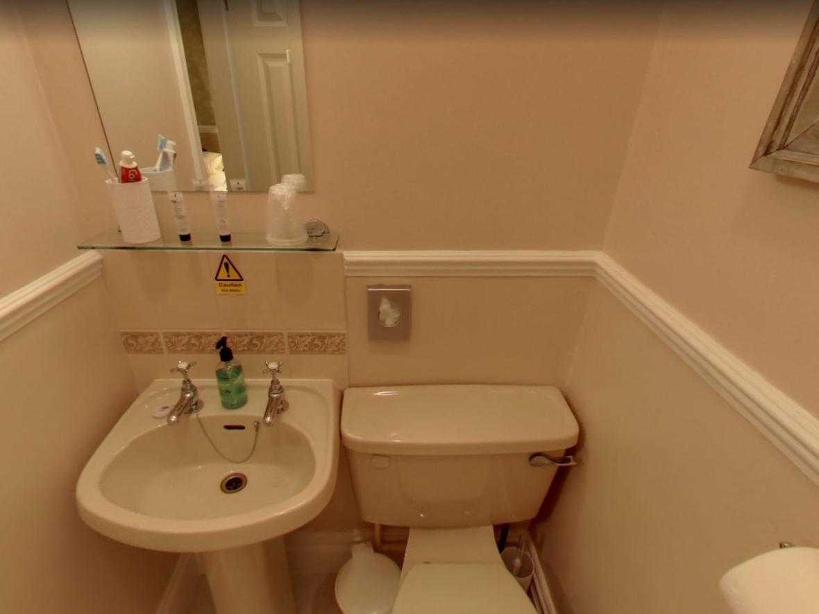 Standard King Room photo 3