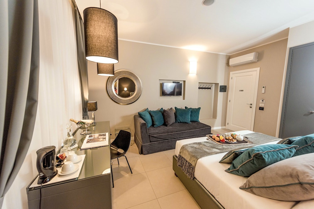Deluxe Double Room, Non Smoking photo 2