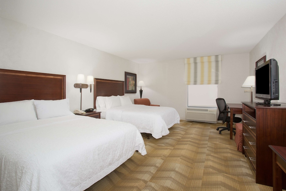Room, 2 Queen Beds, Accessible, Non Smoking - Photo 2
