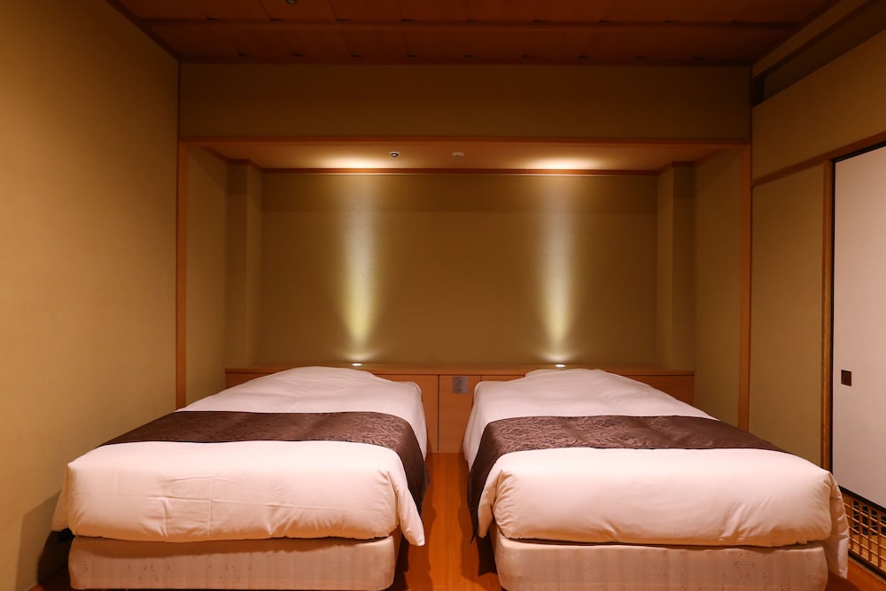 Japanese-Western-Style Room, High Grade, 12 Tatami + Bedroom (70SQM) , Non-Smoking photo 2