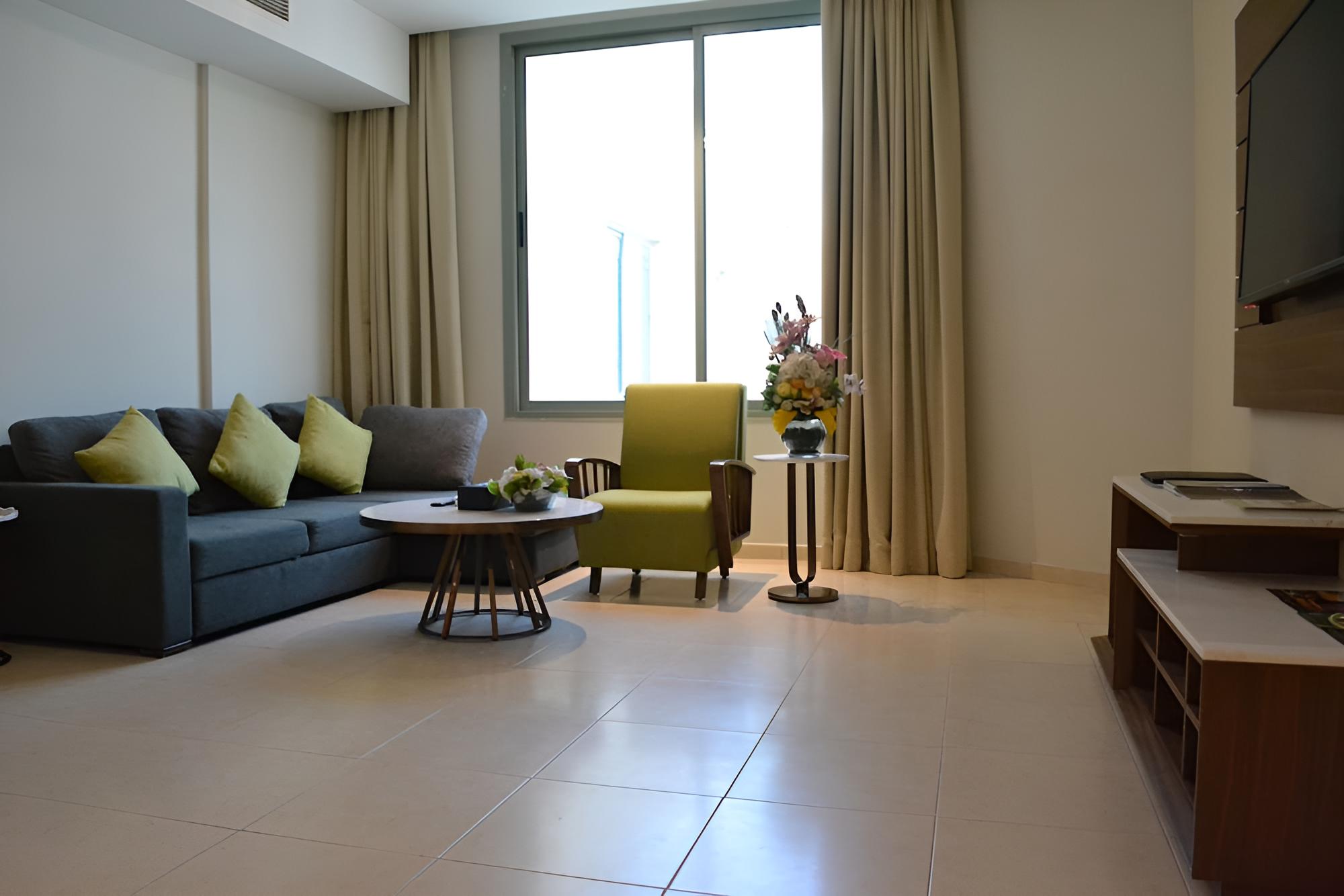 Suite, 2 Bedrooms - Photo 9