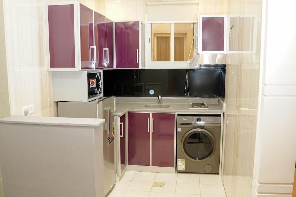 Two Bedroom Deluxe Apartment - Photo 5