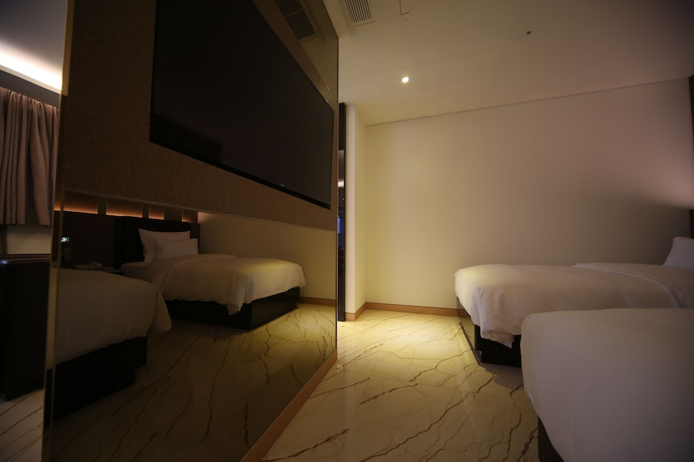 Penthouse photo 2