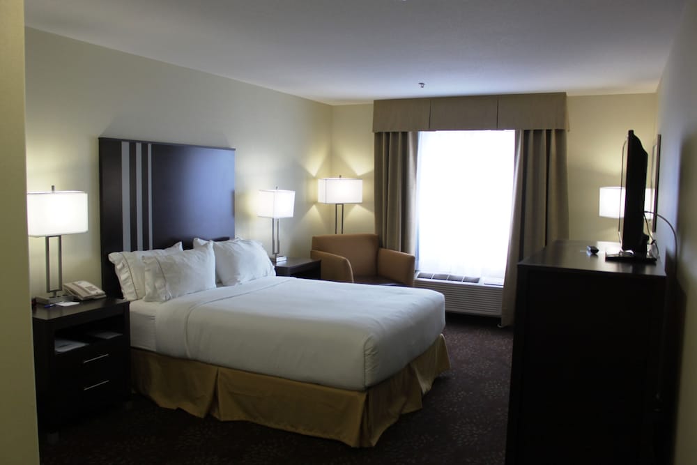 Standard Room, 1 Queen Bed, Accessible (Mobility) photo 3