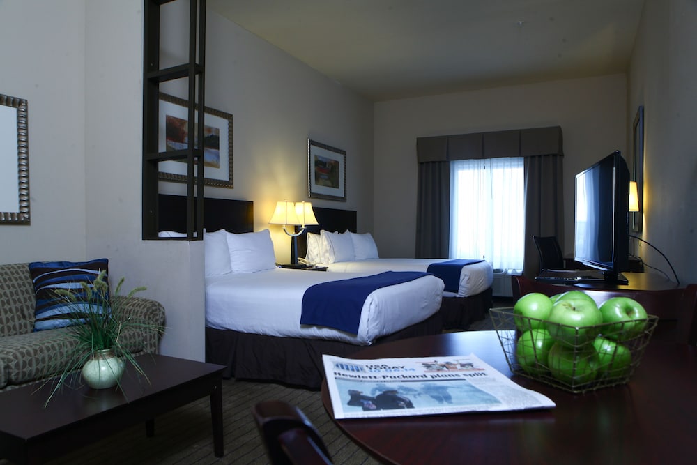 Suite, Multiple Beds photo 2