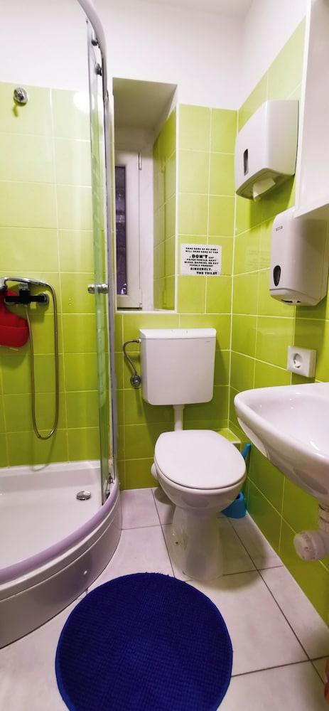 Apartment, 2 Bedrooms, Non Smoking, Private Bathroom - Photo 17