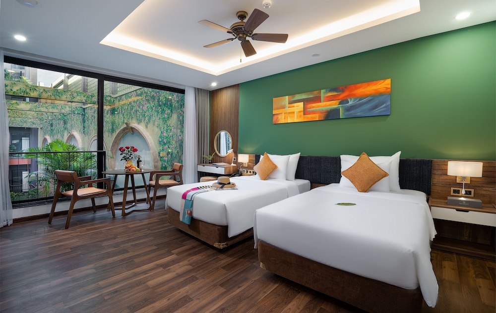 Studio Twin Room with Pool View - Photo 1