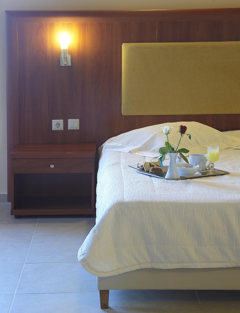 Standard Double or Twin Room - Photo 1