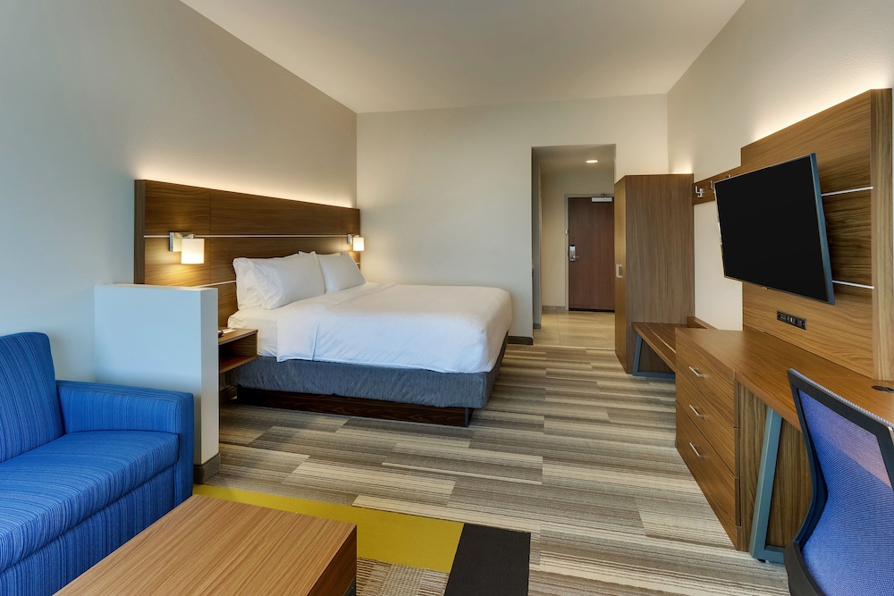 Suite, 1 King Bed, Accessible (Communications) - Photo 5