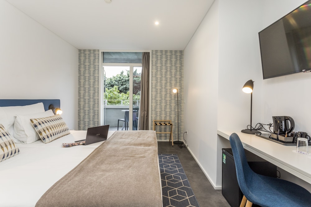 Double Room Single Use thumbnail 5