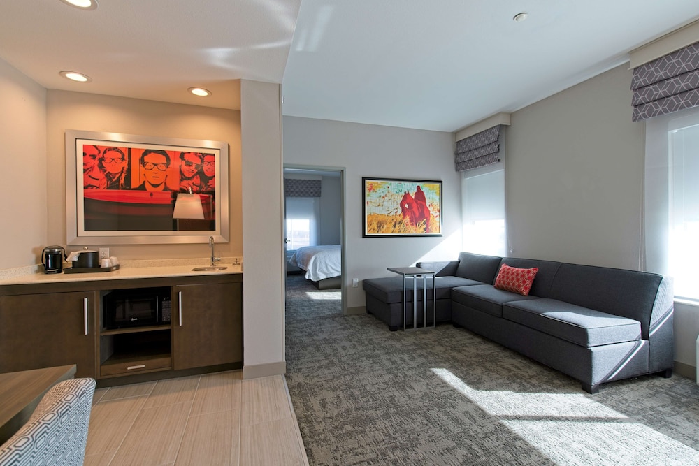 Suite, 1 King Bed (Hospitality) - Photo 2