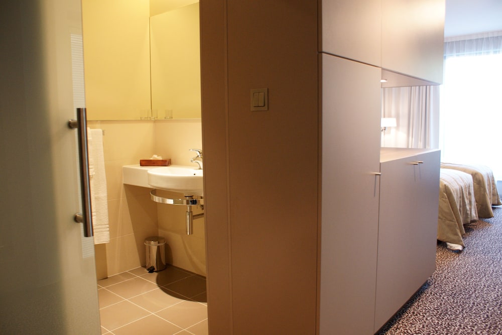 Business Double or Twin Room, 2 Twin Beds - Photo 9