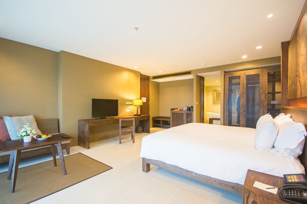 Grand Deluxe Room - Photo 6