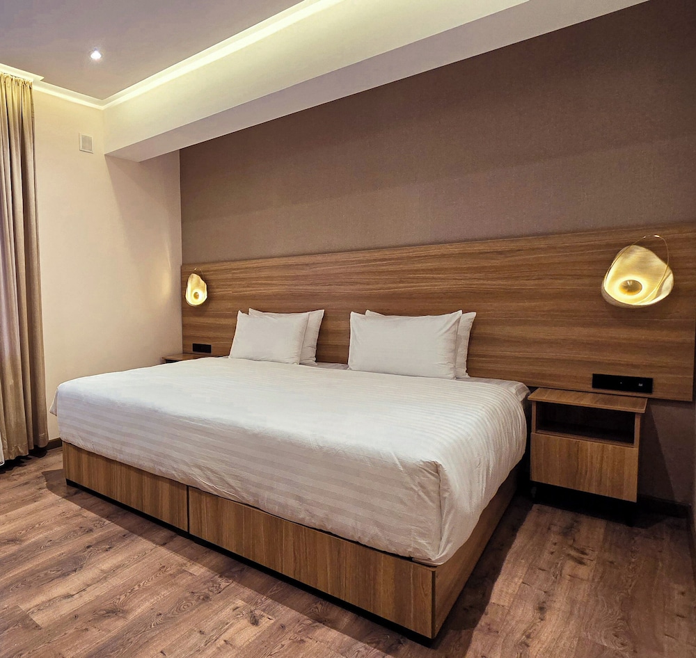 Superior Double or Twin Room, City View photo 2