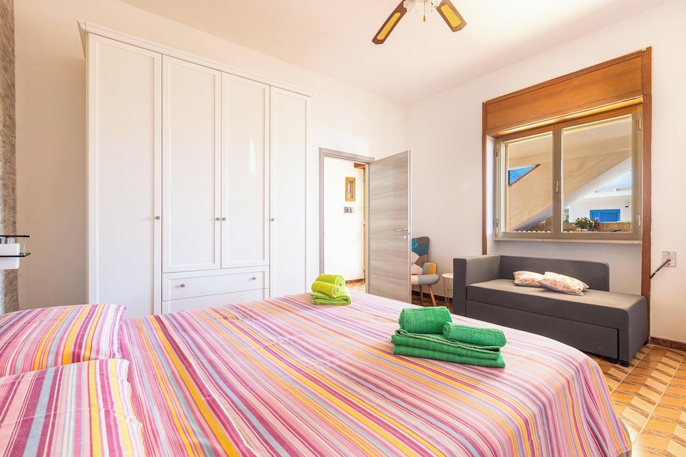 Family Apartment, 4 Bedrooms (1185)