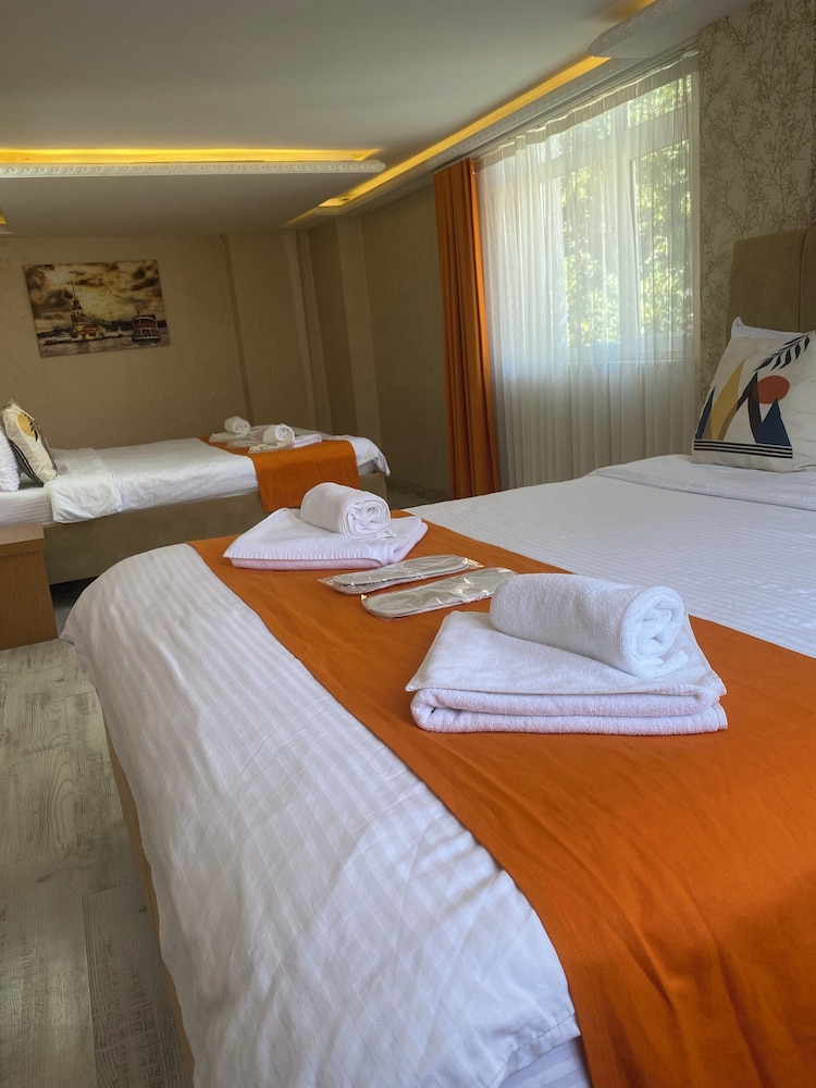Basic Double or Twin Room, City View photo 1