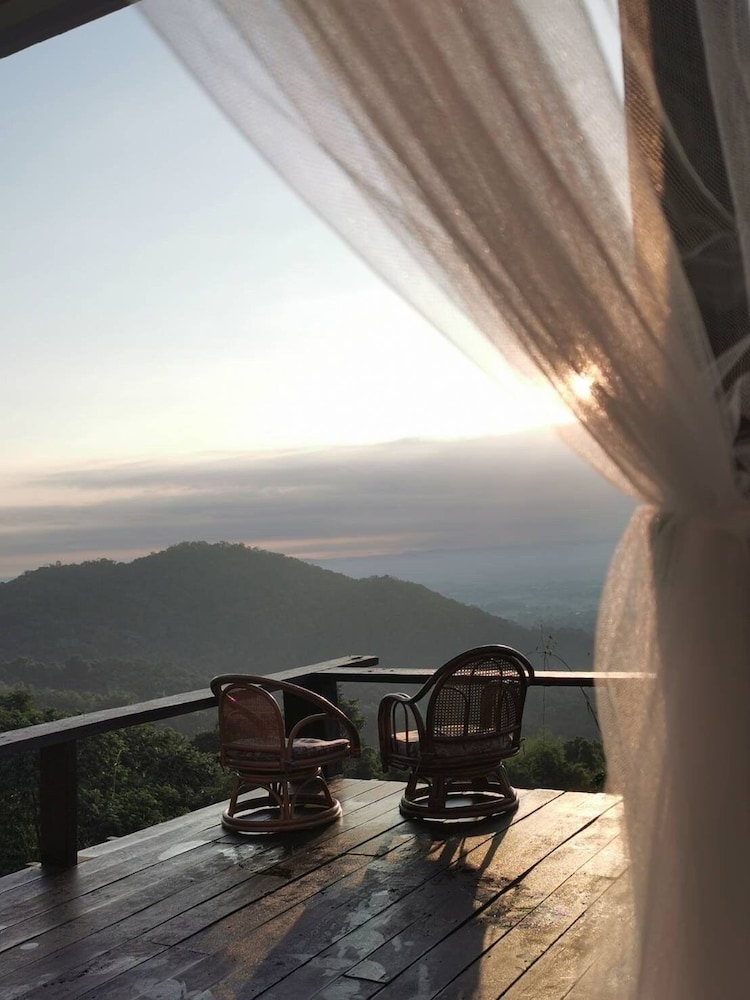 Executive Suite, Hot Tub, Mountain View photo 3