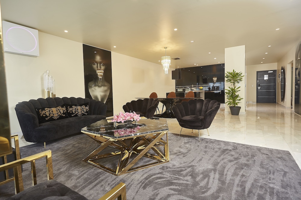 Penthouse Suite photo 2