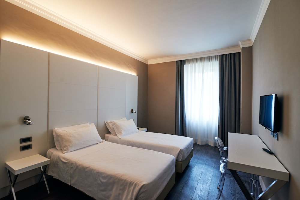Superior Room, 1 Double or 2 Twin Beds photo 3