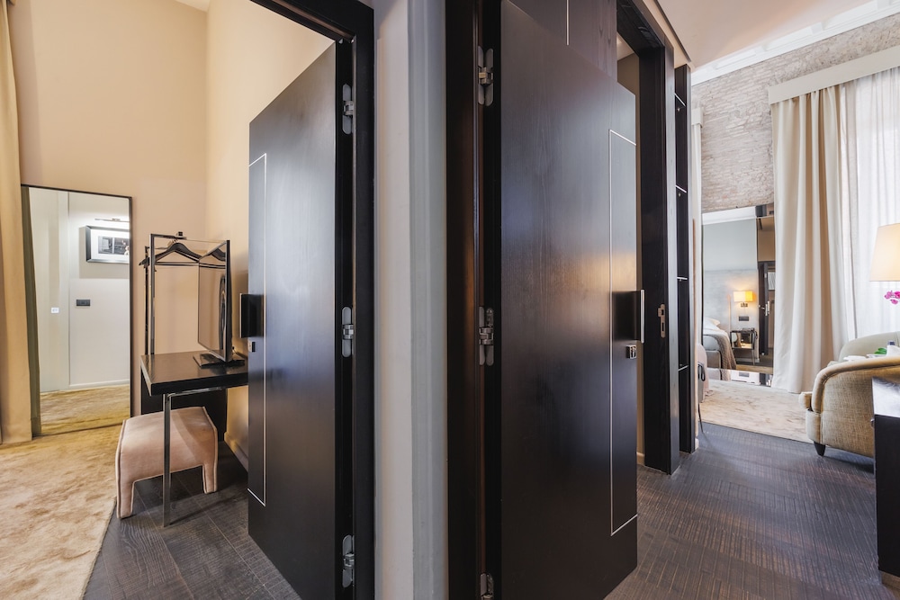 Junior Suite (Max 3 Adults)