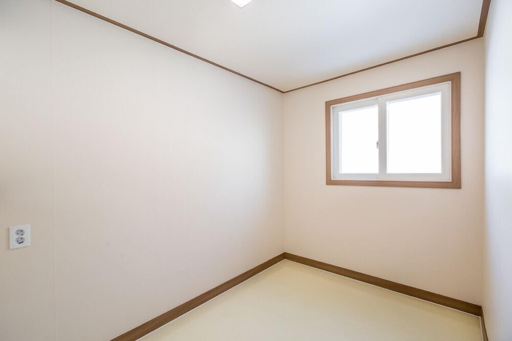 Room (Byulgwan-dong J room)
