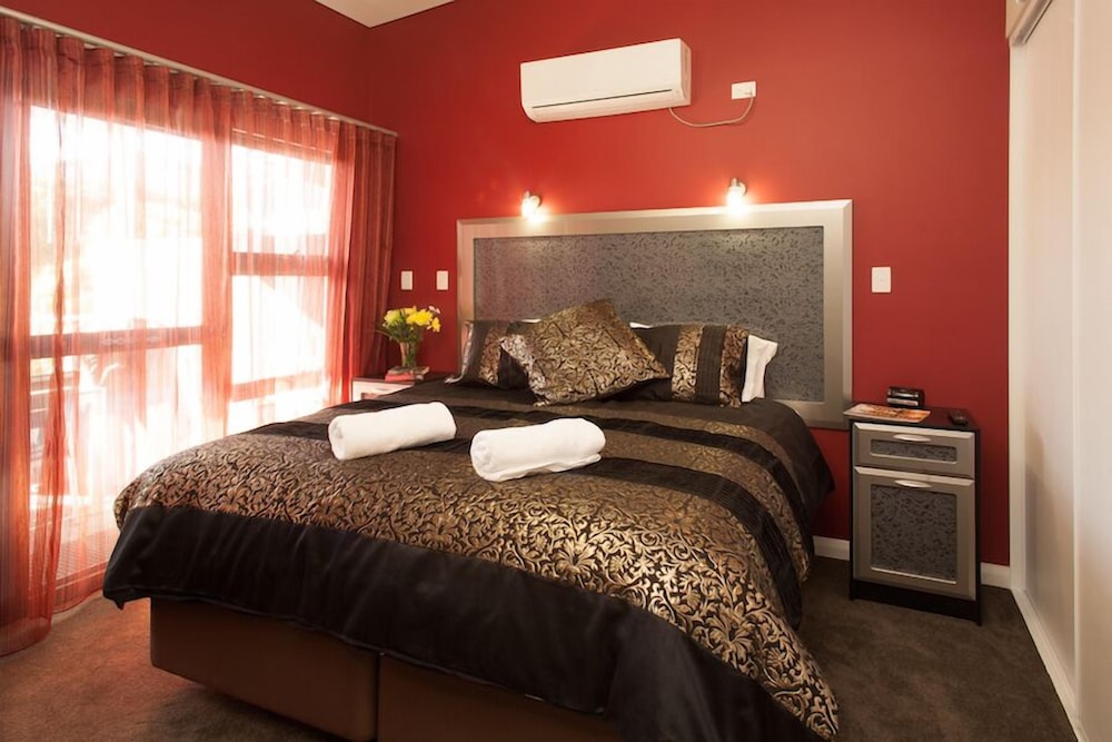 Luxury Villa, 3 Bedrooms, 2 Bathrooms, Courtyard Area photo 2
