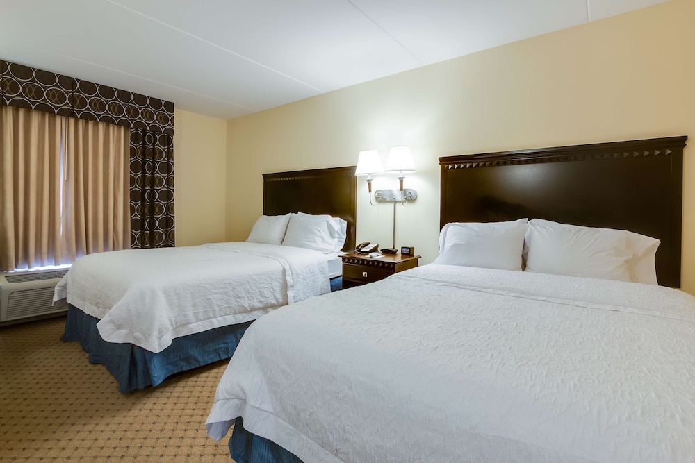 Room, 2 Queen Beds - Photo 5