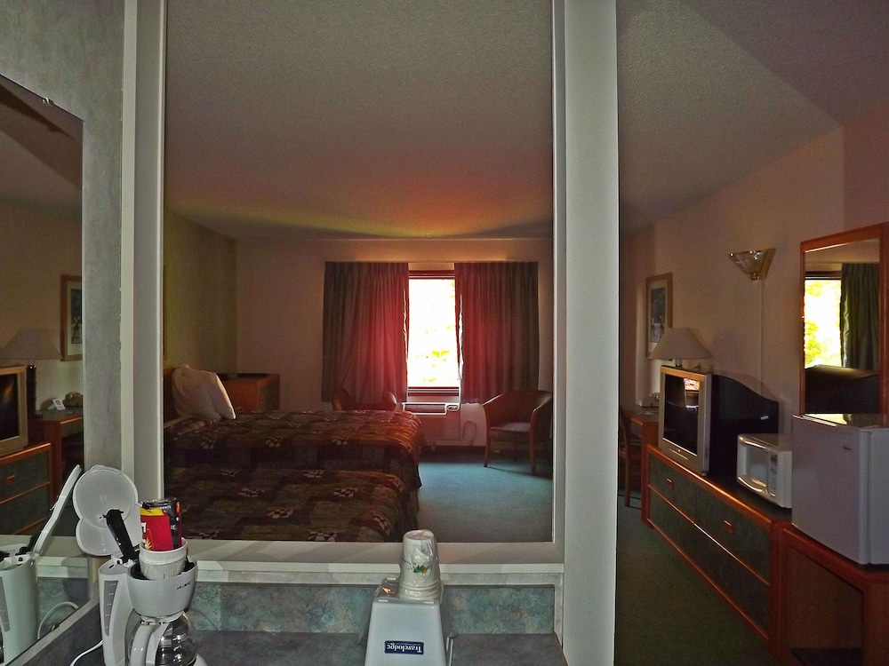 Suite, 2 Queen Beds - Photo 1