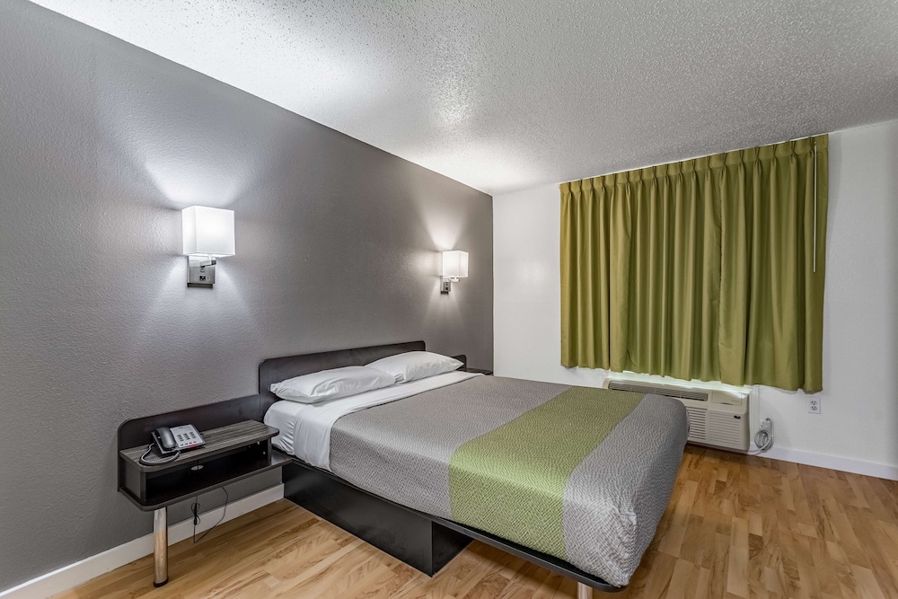 Standard Room, Multiple Beds, Smoking, Kitchenette photo 3