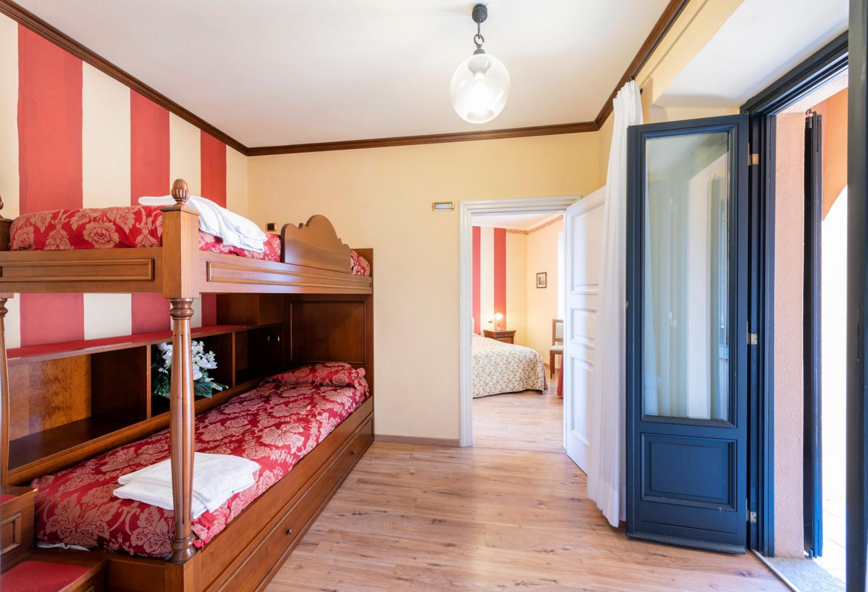 Two Connecting Rooms (5 Adults)