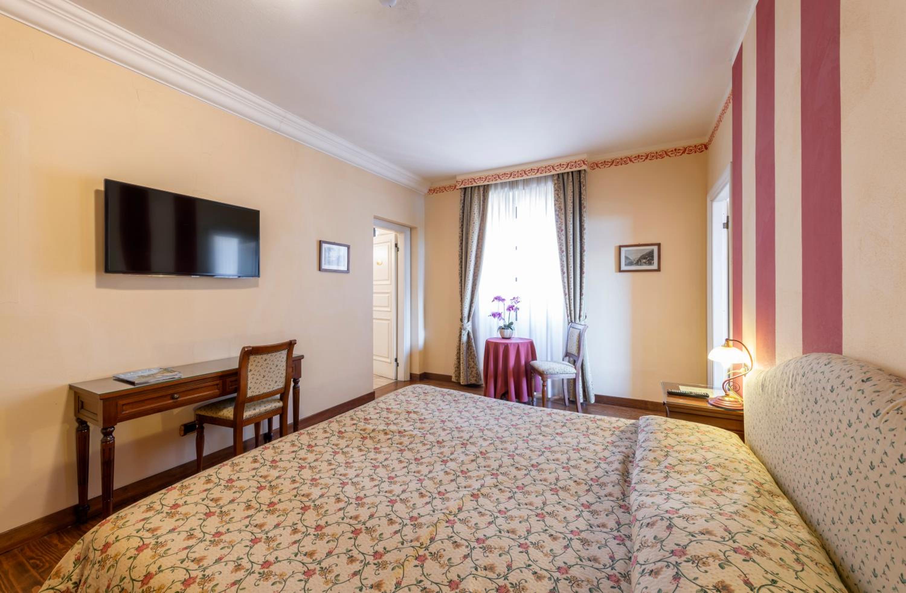 Two Connecting Double Rooms (4 Adults)