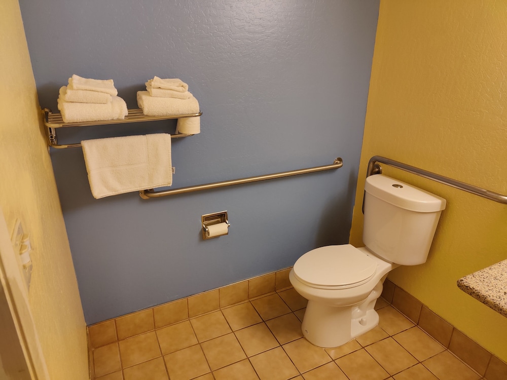 Suite, 2 Bedrooms, Non Smoking photo 3