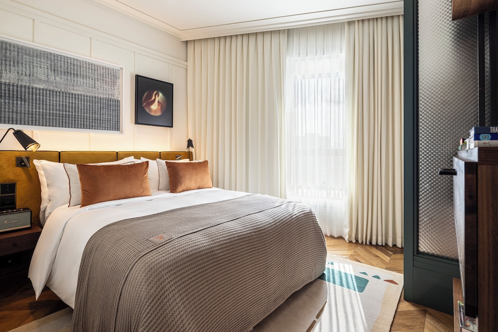 Junior Suite with Kitchen