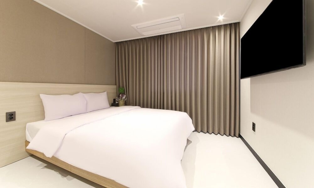 Economy Double Room photo 1