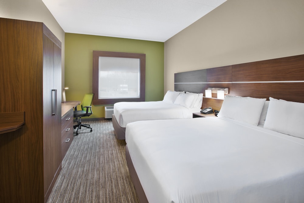 Standard Room, 2 Queen Beds, Accessible - Photo 2