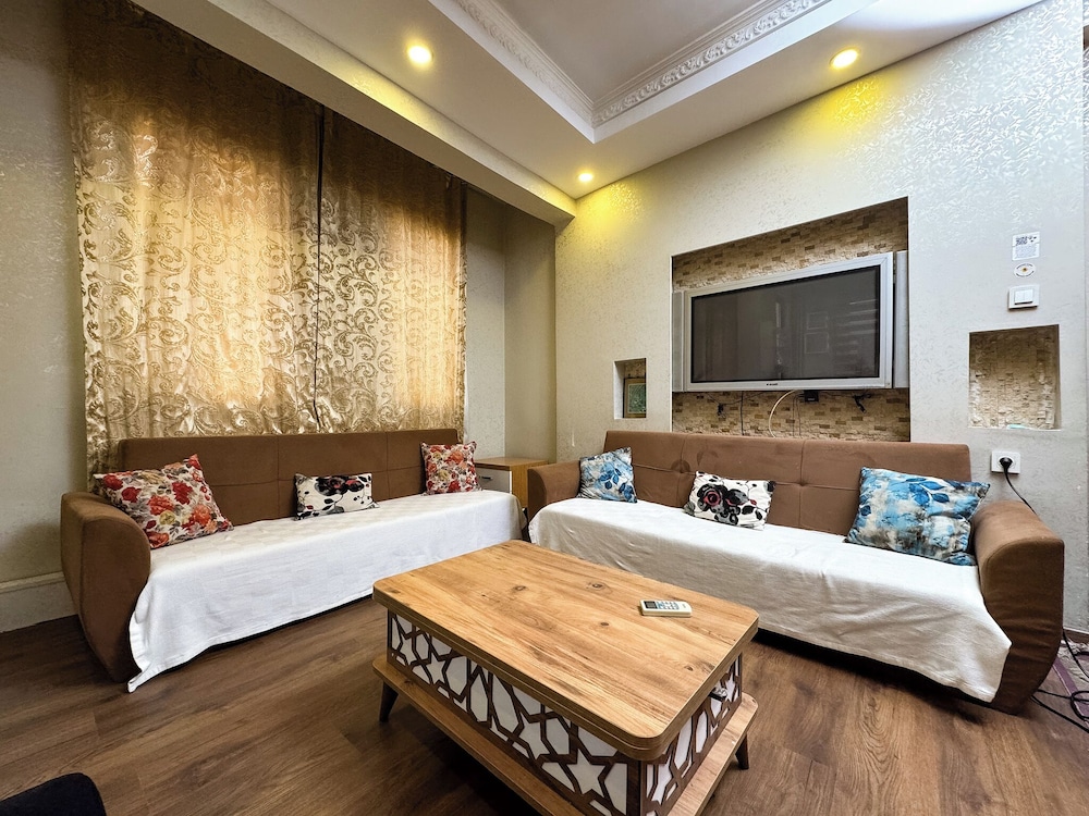 Family Apartment, 2 Bedrooms, Kitchen, City View photo 3