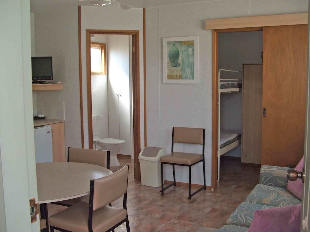 Family 2 Bedroom Cabin photo 2