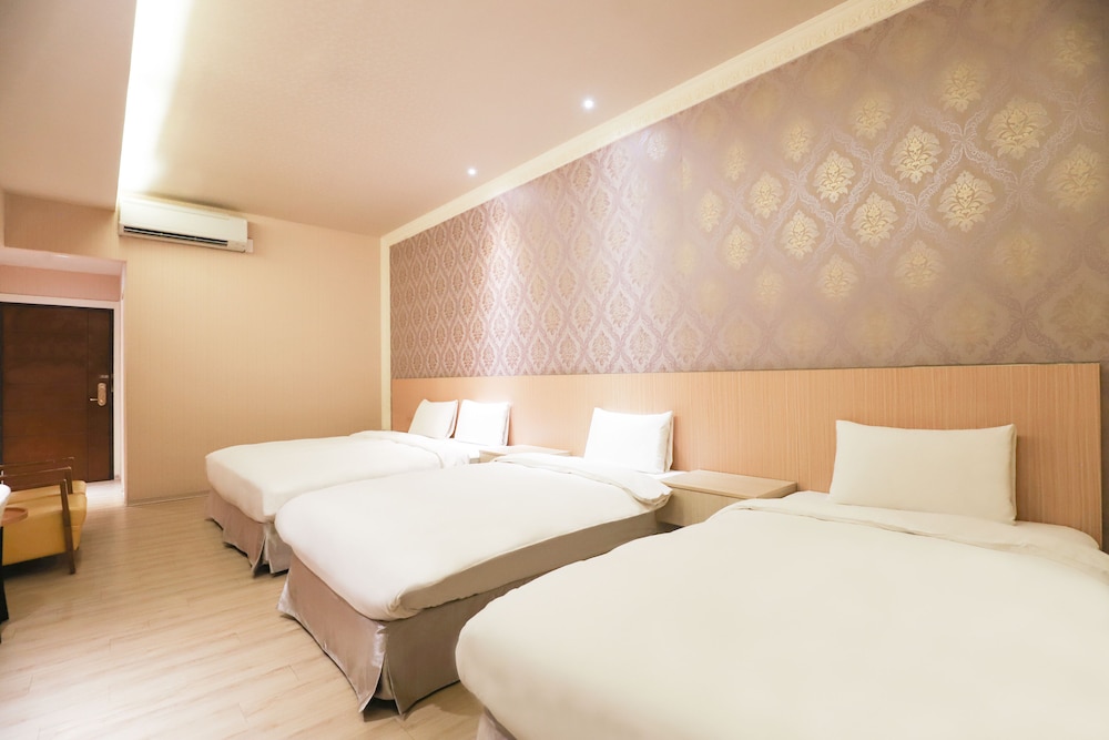 Superior Quadruple Room with Bathtub