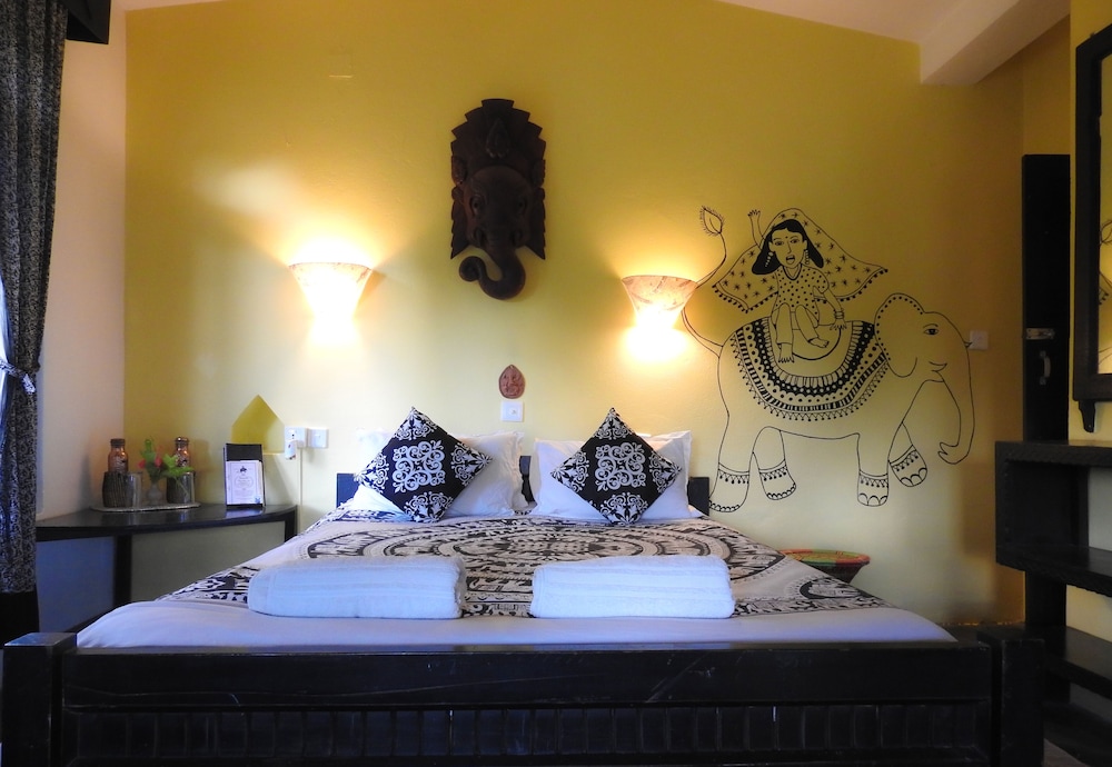 Honeymoon Room, 1 King Bed, Balcony, Garden View