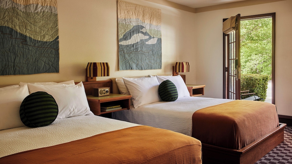 Room, 2 Queen Beds, Patio